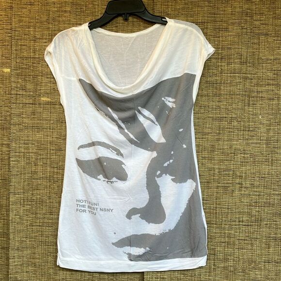 Tops - Women's White and Gray Graphic Top